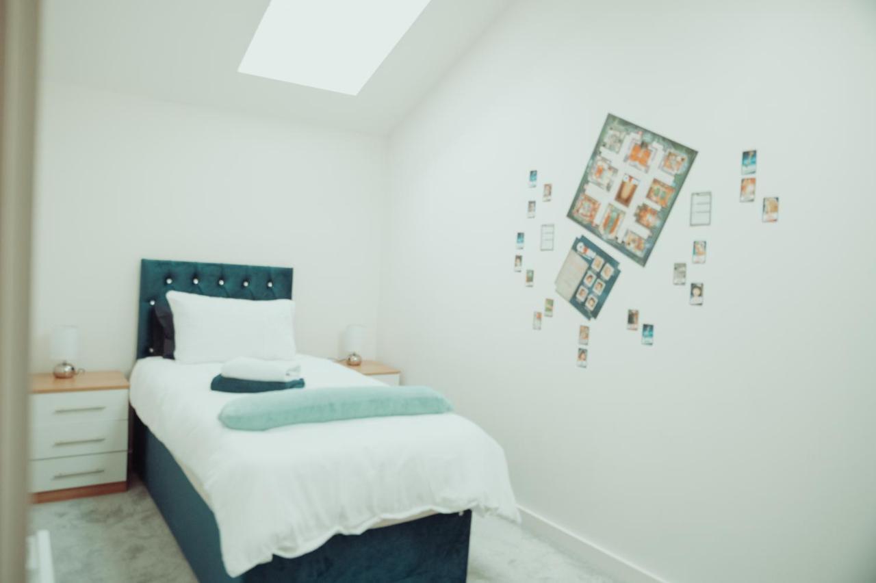 Bv Rare 3 Bedrooms At Conditioning House Bradford Perfect For Contractors Exteriör bild