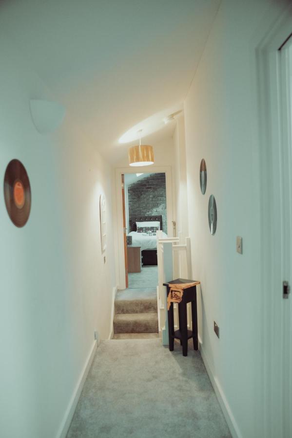 Bv Rare 3 Bedrooms At Conditioning House Bradford Perfect For Contractors Exteriör bild