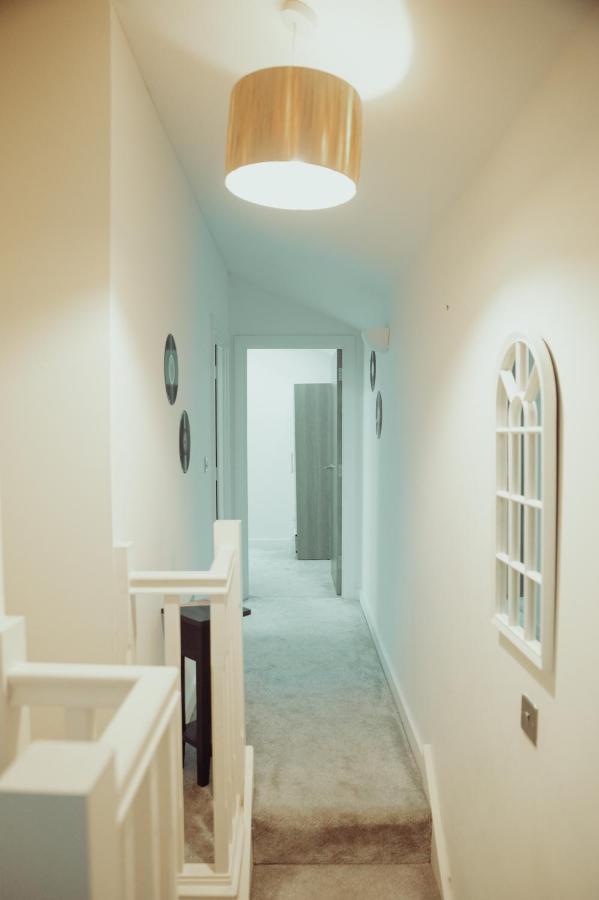 Bv Rare 3 Bedrooms At Conditioning House Bradford Perfect For Contractors Exteriör bild
