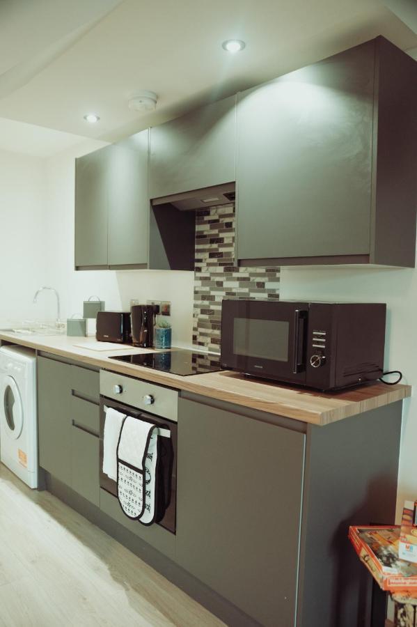 Bv Rare 3 Bedrooms At Conditioning House Bradford Perfect For Contractors Exteriör bild