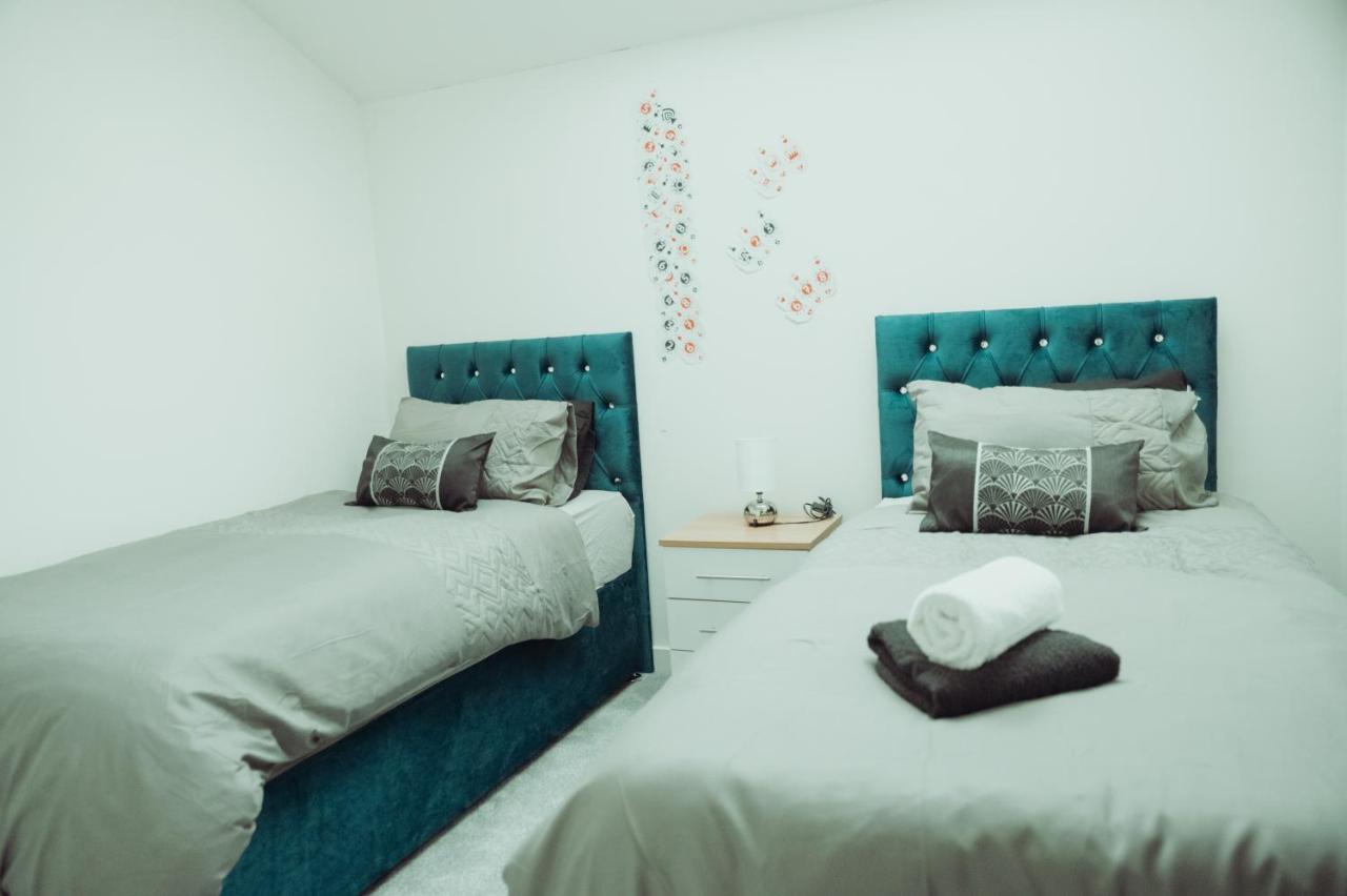 Bv Rare 3 Bedrooms At Conditioning House Bradford Perfect For Contractors Exteriör bild